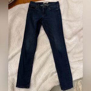 LL Bean Signature Skinny Women’s dark wash jeans. Size 4.Classic